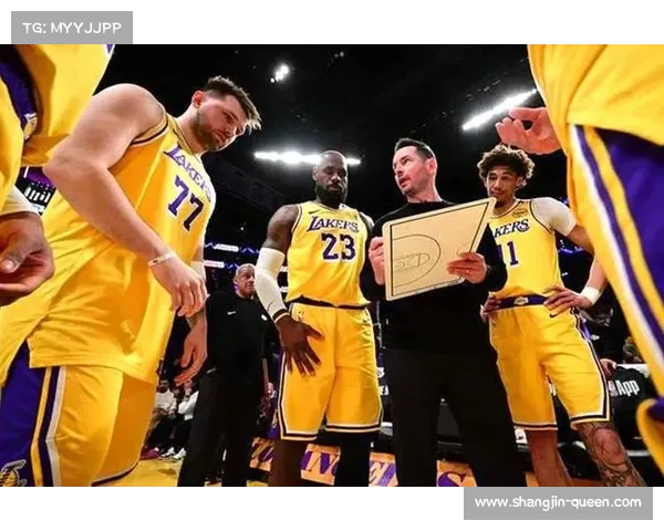 湖人东契奇确立为核心，詹姆斯角色转变适应新体系