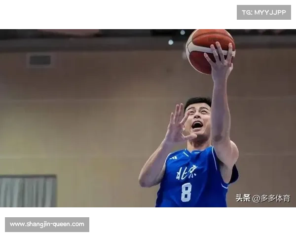 方硕末节三分助北京拉开比分,翟晓川防守立功 方硕末节三分助北京拉开比分,翟晓川防守立功